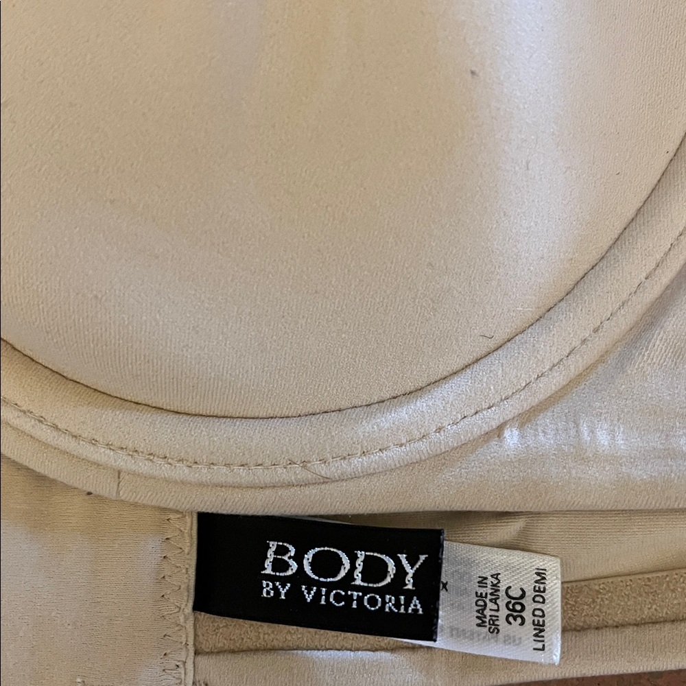 BODY by Victoria’s Secret Cream Bra 36C - Picture 2 of 5